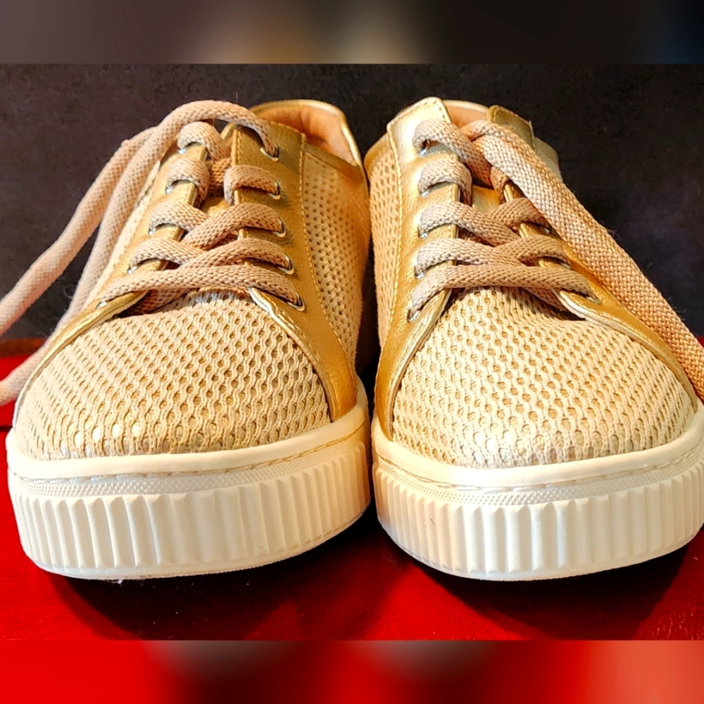 Naturalizer Women's Soul Sneakers (GOLD 10M) Like New